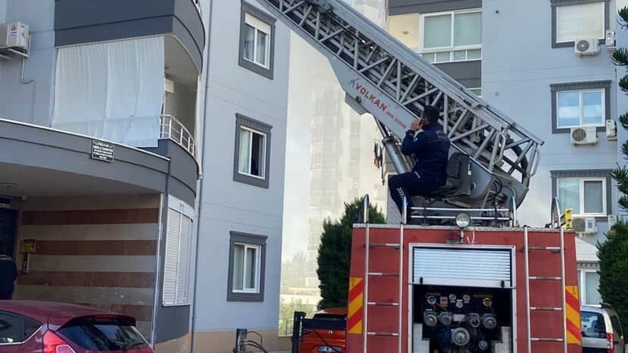 Alanya'da 5 Katlı Binada Çıkan Yangın Korkuttu