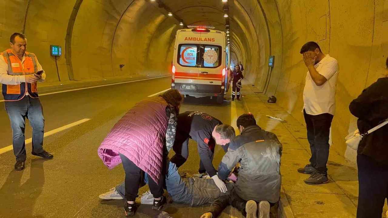 Alaplı Tünelinde Motosiklet Kazası: 1 Yaralı