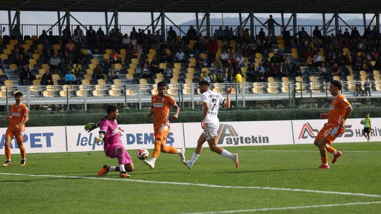 Aliağa FK, Adanaspor'u 7-1 Mağlup Etti