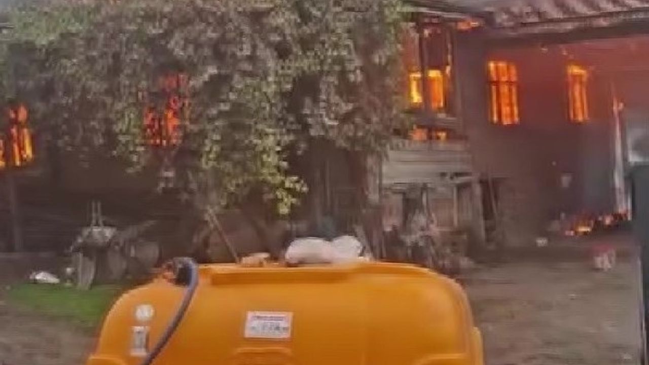 Amasya'da Yanan Evler Yeniden İnşa Edilecek