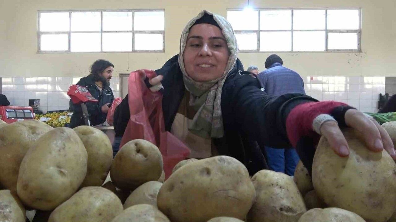 Amasya'nın Tek Kadın Pazarcısı: Şahsenem Gelir