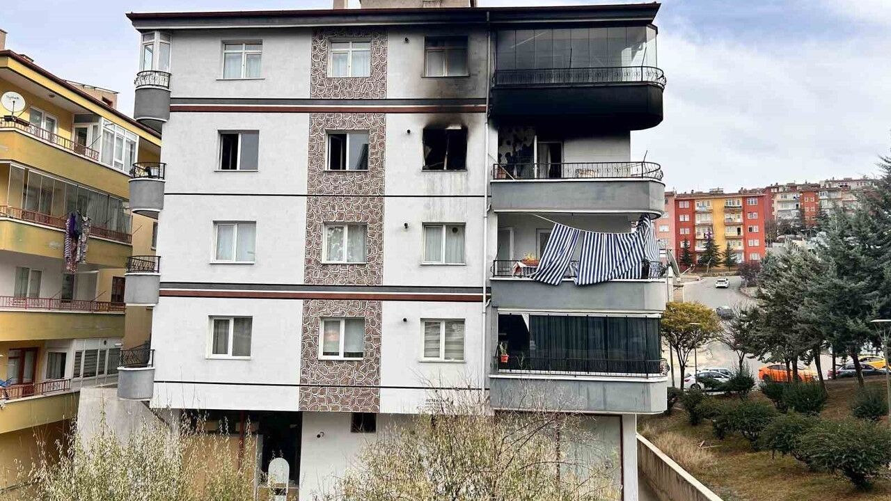 Ankara'da 4 Katlı Binada Patlama: Yaralı Kişi Hastaneye Kaldırıldı