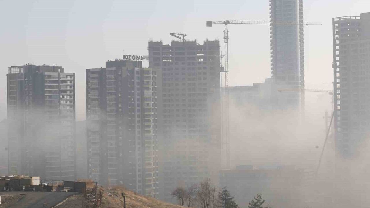 Ankara'da Görülen Etkileyici Sis Manzarası