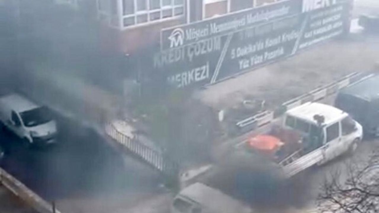 Ankara Sincan'da Seyir Halindeyken Yangın Çıkan Otomobil