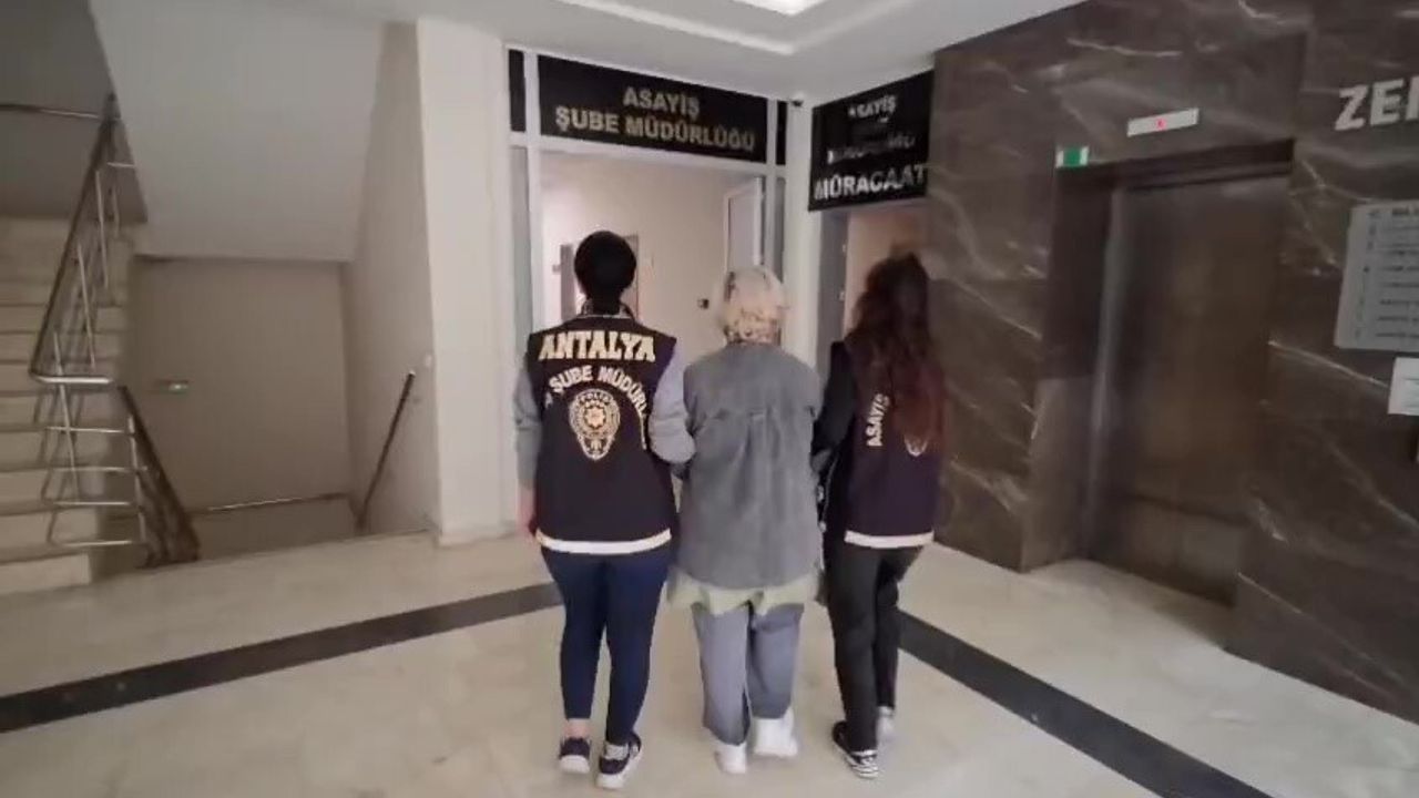 Antalya'da 90 Yıl Hapis Cezası ile Aranan Şahıs Yakalandı