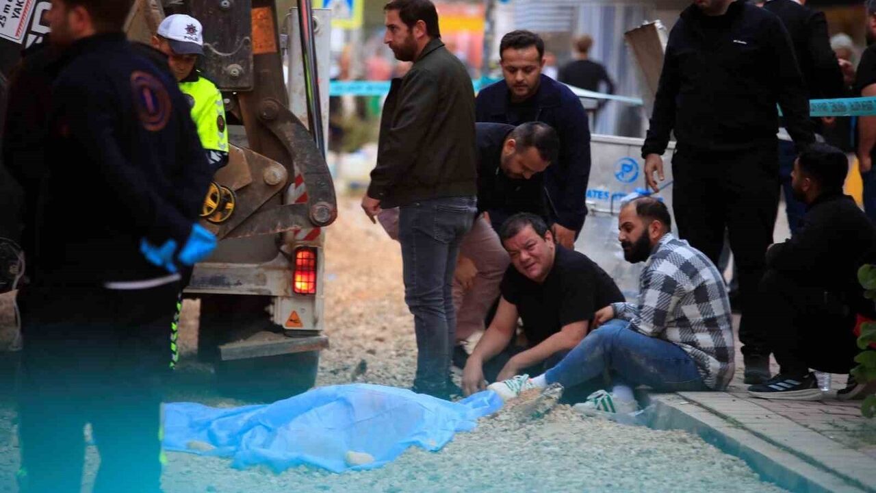 Antalya'da Ekmek Alırken Kepçe Çarpan Yaşlı Adam Hayatını Kaybetti