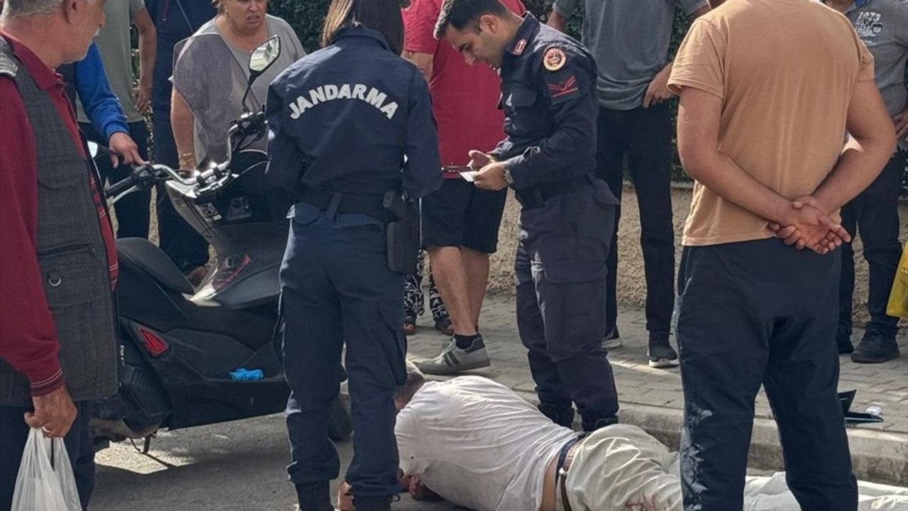 Antalya'da Eşine Bıçakla Saldıran Şüpheli Gözaltına Alındı