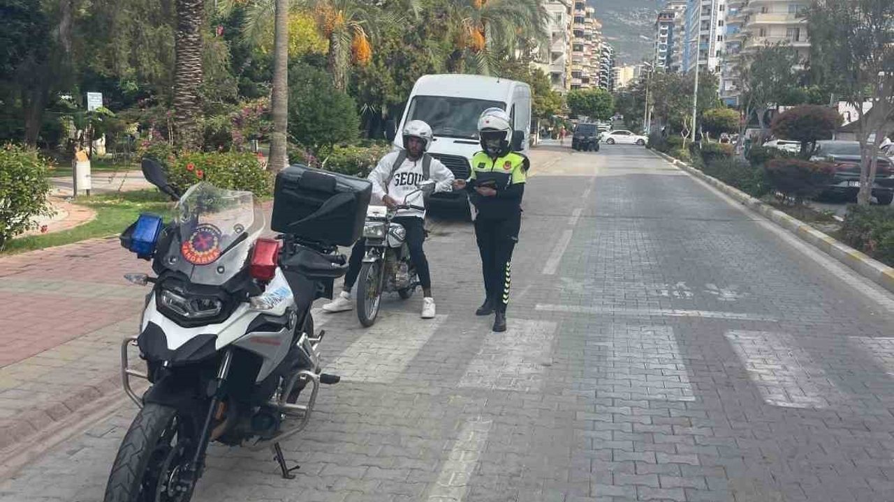 Antalya'da Jandarmadan 18 Bin Motosiklet Denetimi