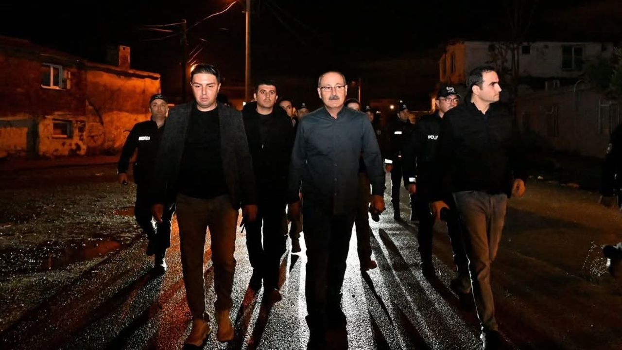 Antalya'da Uyuşturucu Arayışı Sırasında ‘Dur’ İhtarına Uymayan Sürücü Durduruldu