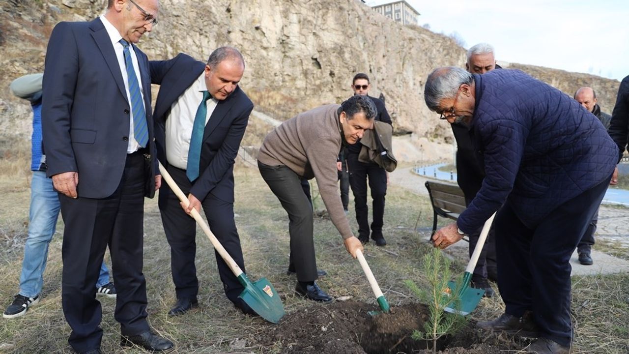 Ardahan'da Ağaç Dikme Etkinliği Gerçekleşti