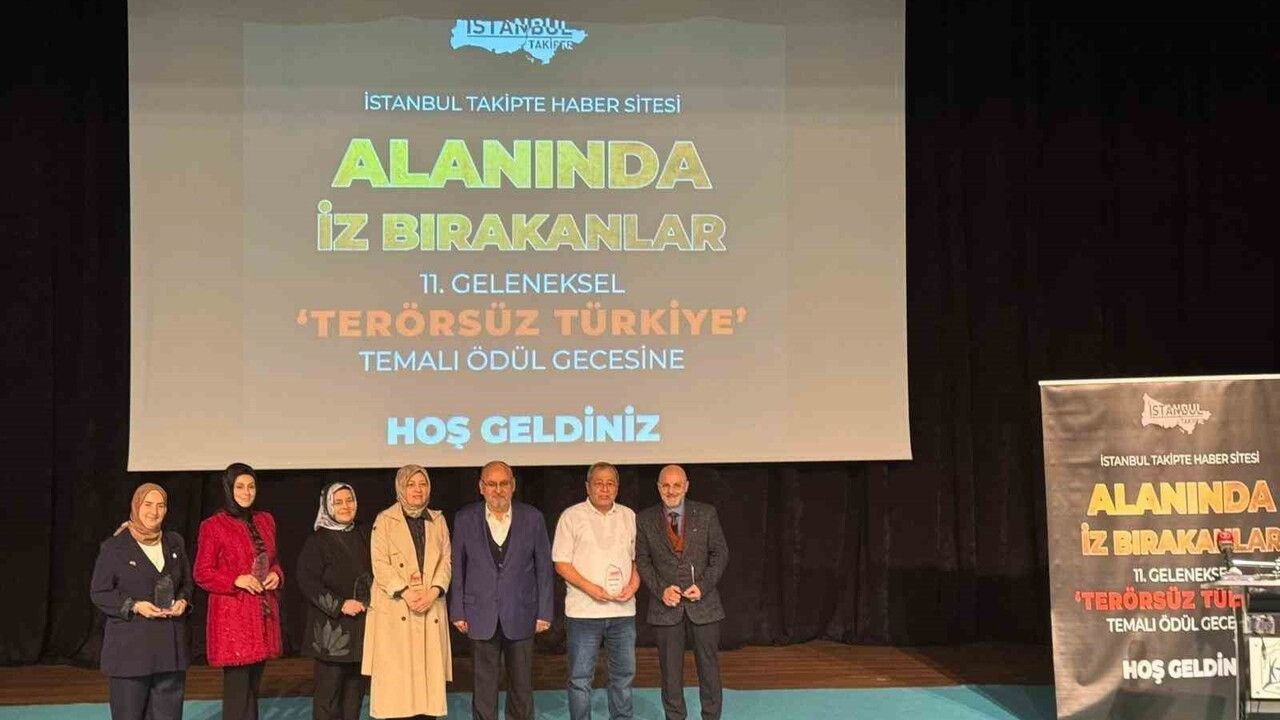 Arnavutköy Belediyesi'ne Ödül: Gençliğe Yatırımın Önemine Vurgu