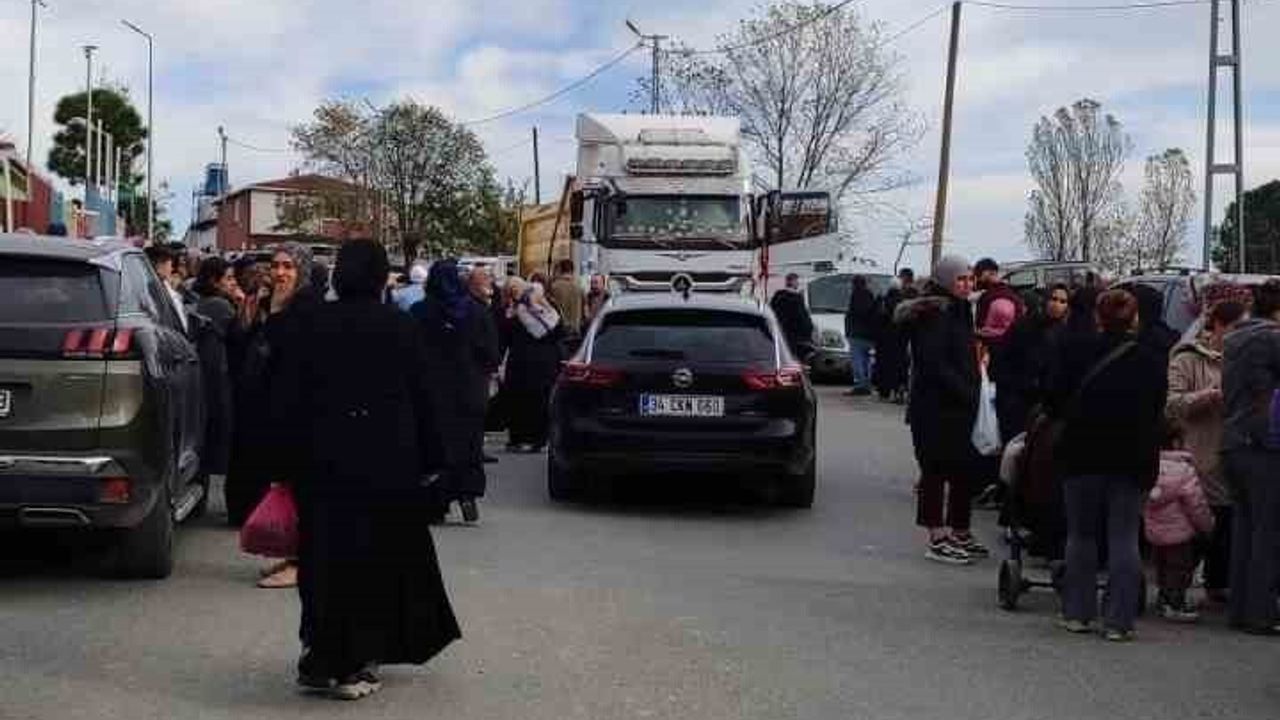 Arnavutköy'deki Okul Önünde Trafik Sorunu