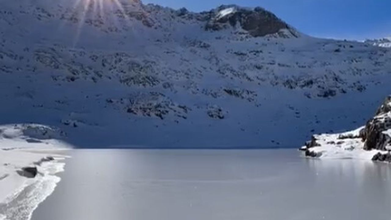 Artabel Gölleri'nde Kış Manzarası