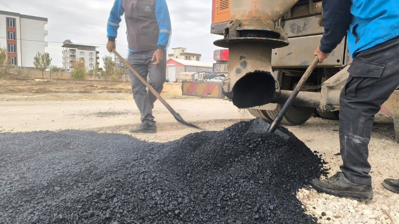 Asfalt Çalışmaları Adıyaman'da Hız Kesmeden Devam Ediyor