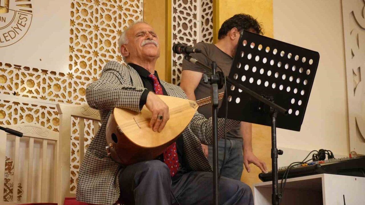 Aşık Ramazan Yavuz Arslan’a Vefa Gecesi Düzenlendi