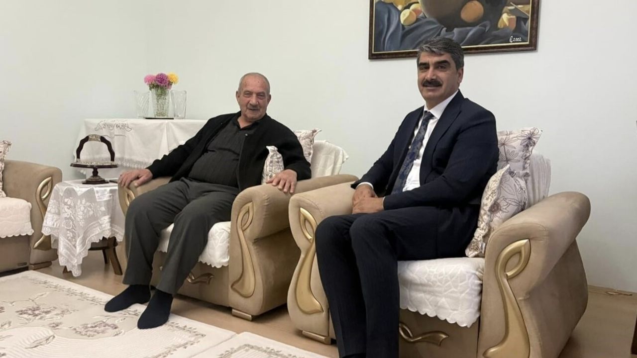 Aşkale Belediye Başkanı Şenol Polat'tan Öğretmenler Günü Ziyareti