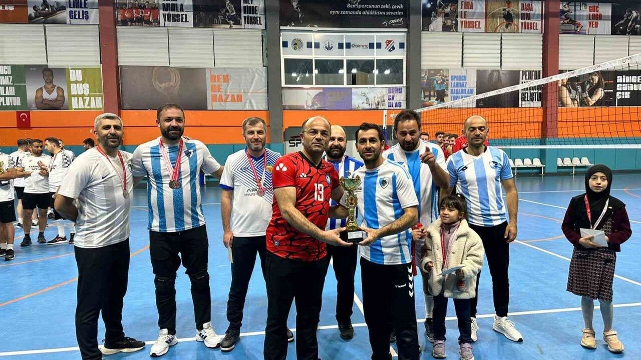 Aşkale Voleybol Turnuvası Şampiyonu Oldu