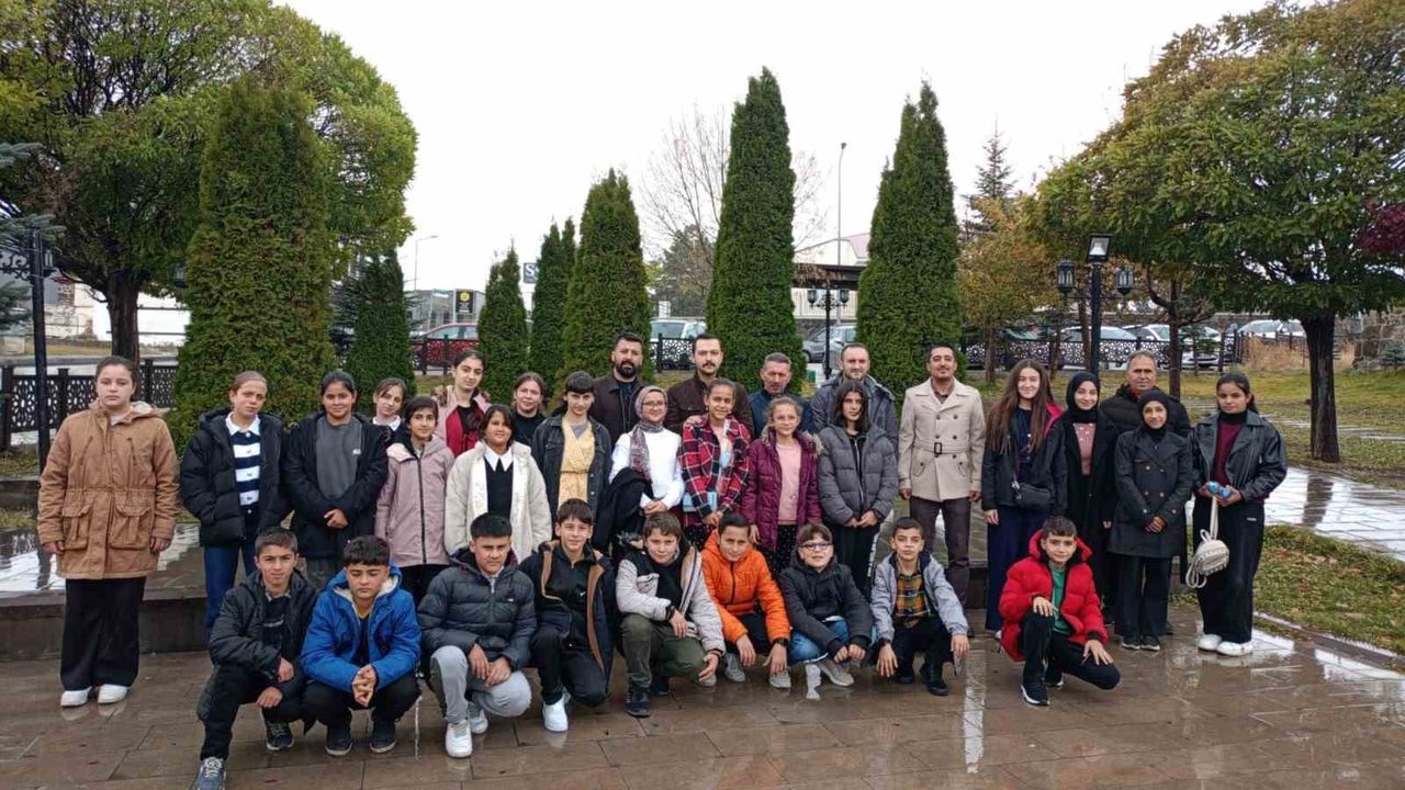 Aşkaleli Öğrenciler Kapsamlı Erzurum Gezisi Düzenledi