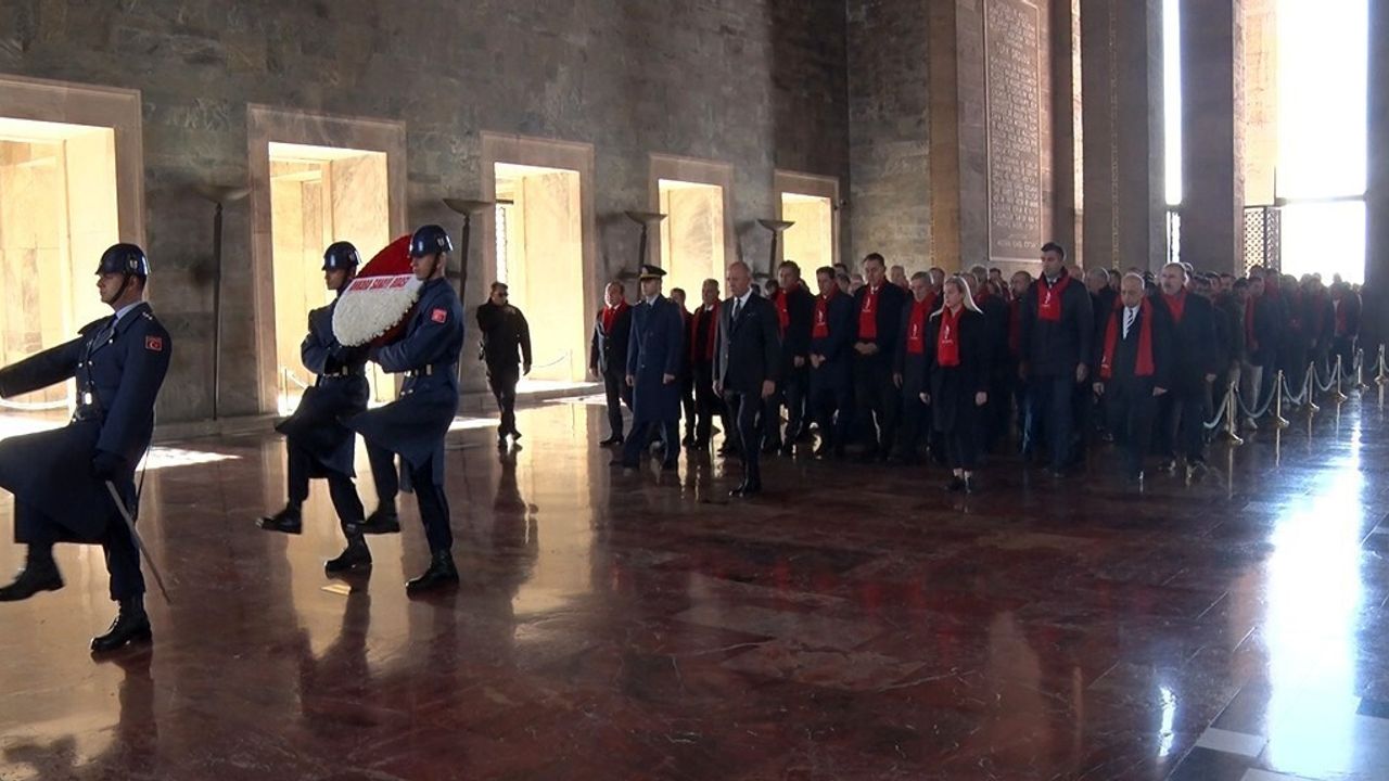 ASO’dan Anıtkabir’e 62. Yıl Dönümü Ziyareti