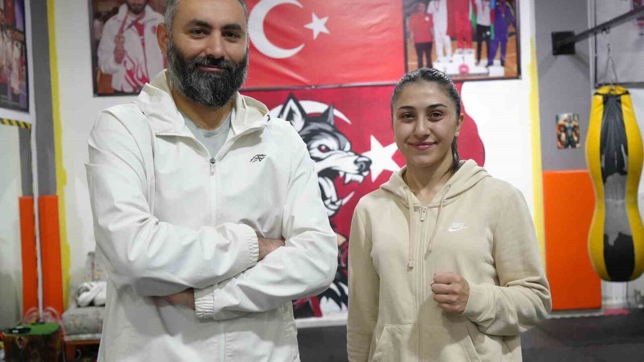 Asuman Çığlıoğlu, Dünya Kick Boks Şampiyonası için Ringde