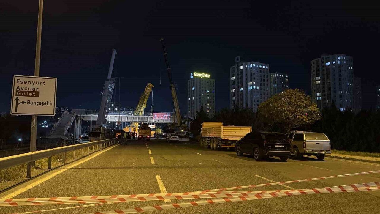 Avcılar'daki Üst Geçidin Kapatılması Trafiği Olumsuz Etkiledi