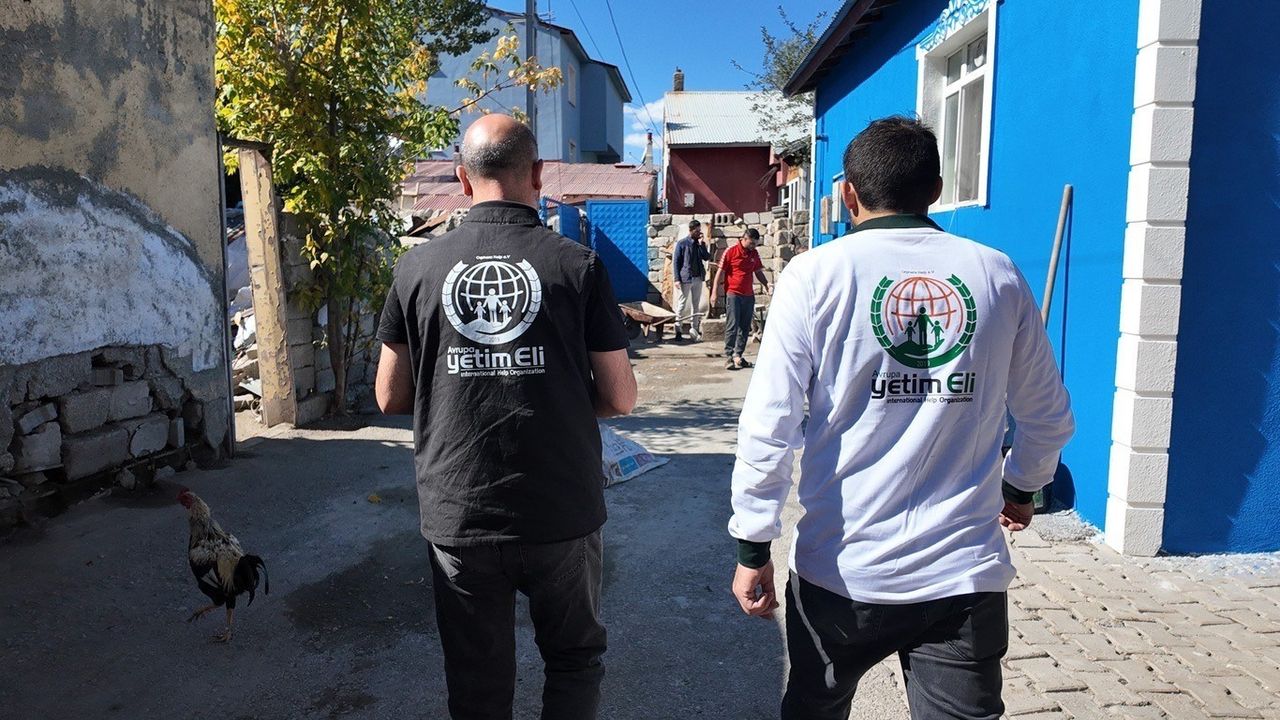 Avrupa Yetim Eli Derneği Ağrı'da Yardım Kampanyası Düzenledi