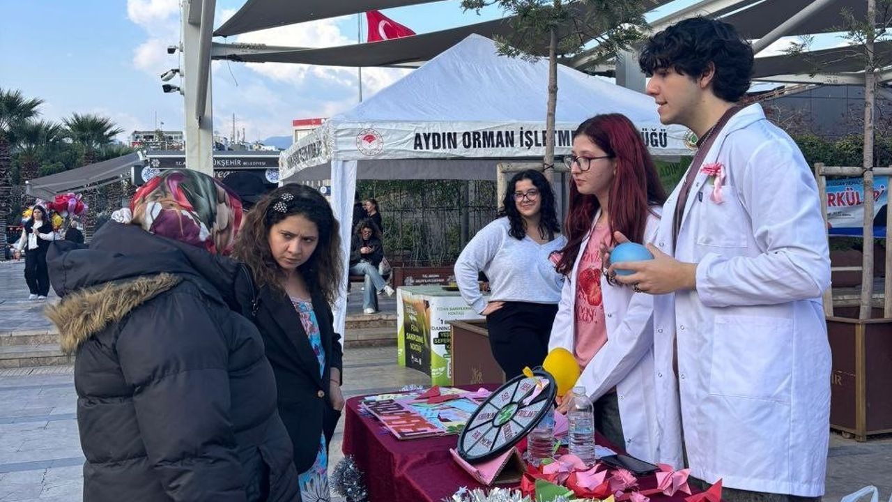 Aydın'da Tıp Öğrencilerinden Meme Kanseri Farkındalık Etkinliği