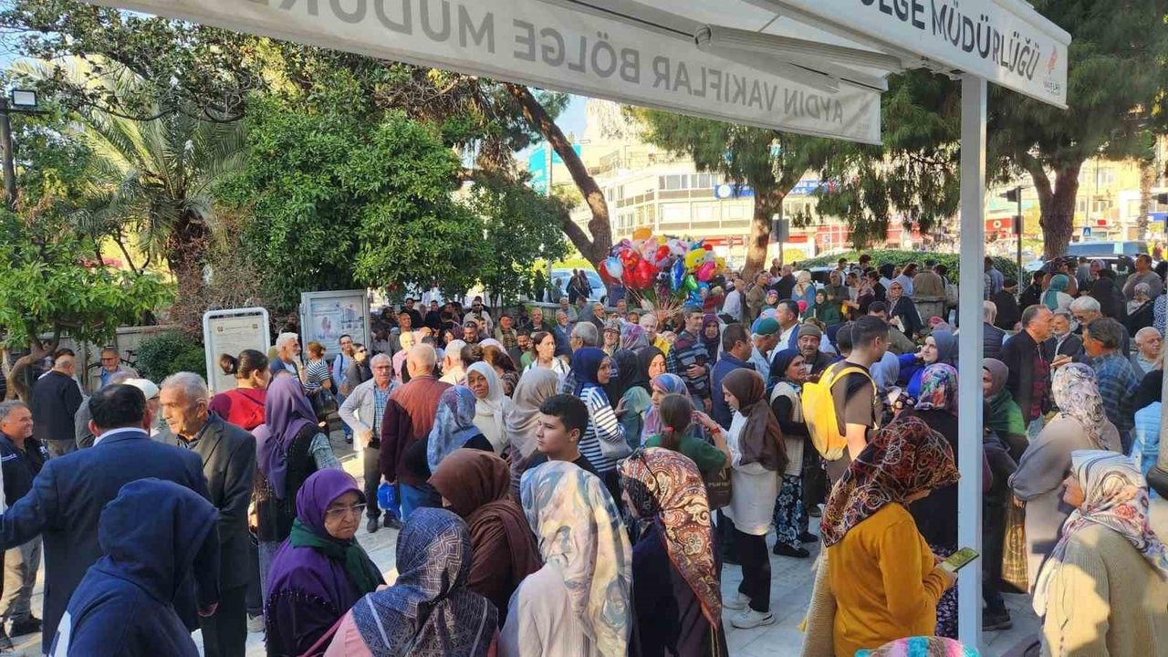 Aydın'dan Umre Yolcuları Dualarla Uğurlandı