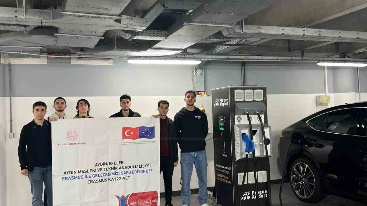 Aydınlı Öğrencilerden Uluslararası Elektrikli Araç Projesi