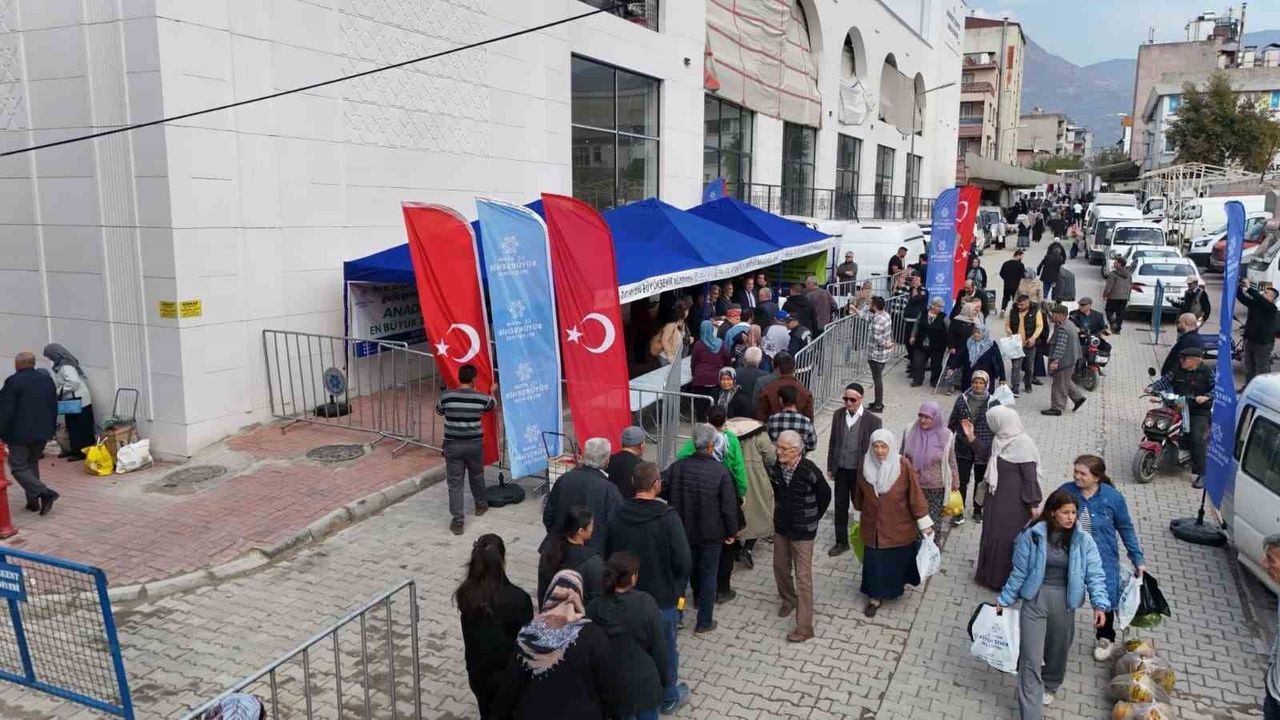 Aydınlılara Ata Tohumlarından Fide Dağıtımı