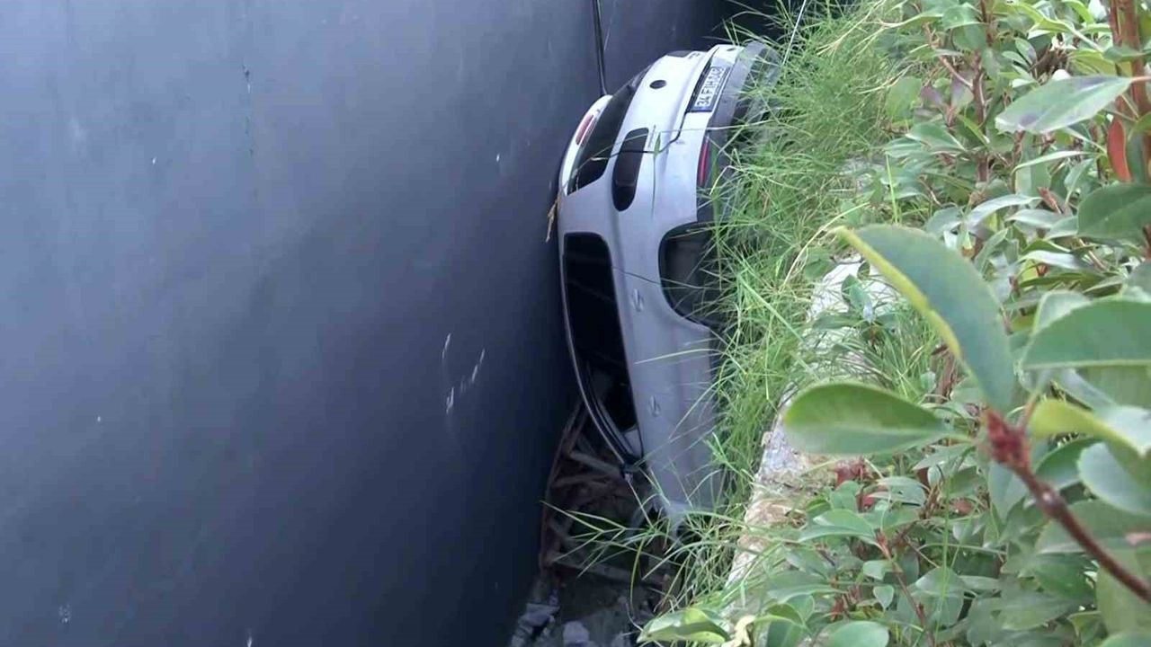 Bahçelievler'de Trafik Kazası: Sürücü Boşluğa Düştü