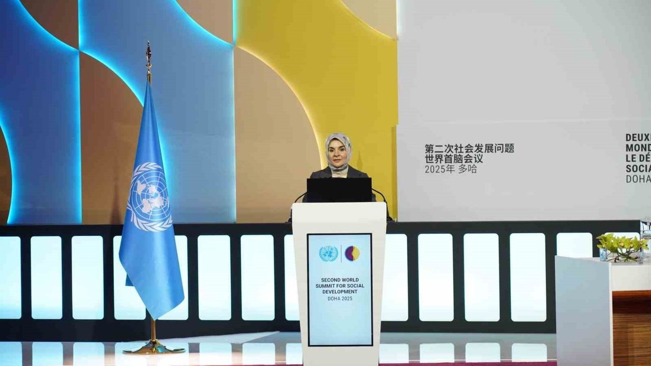 Bakan Göktaş, Katar'da 2. Dünya Sosyal Kalkınma Zirvesi'nde Türkiye'nin Vizyonunu Paylaştı