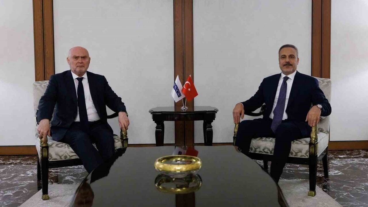 Bakan Hakan Fidan ve AGİT Genel Sekreteri Feridun Hadi Sinirlioğlu Görüşmesi