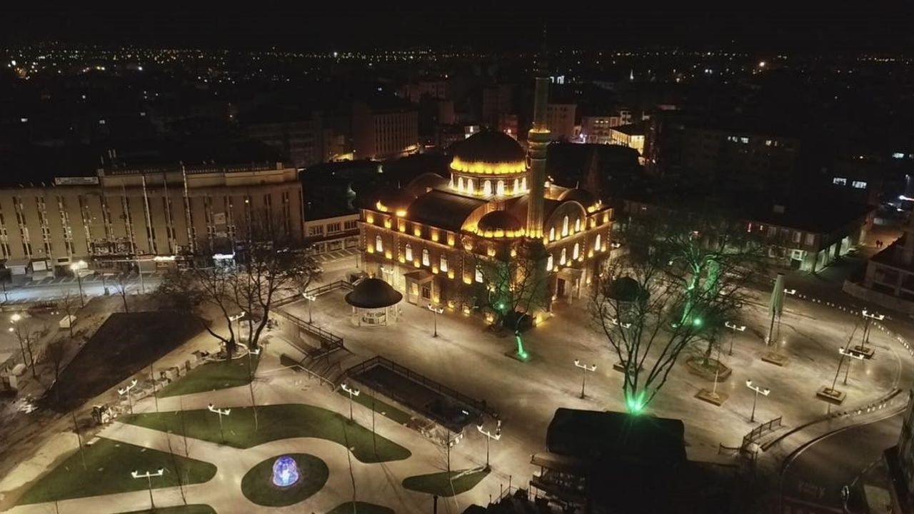 Balıkesir'de Zağnos Paşa ve İsmet Paşa Meydanı Tartışması
