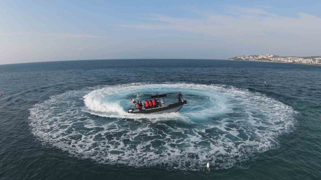 Balıkesir İtfaiyesi Ekiplerini Eğitiyor