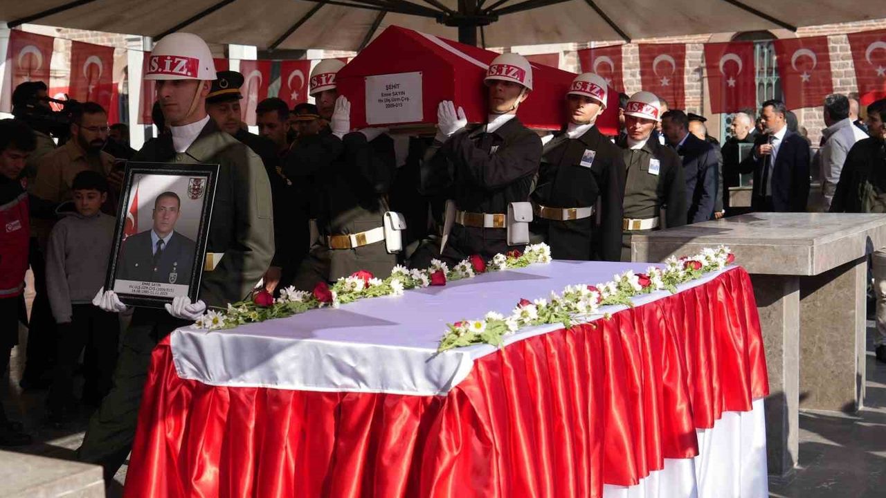 Balıkesir, Şehit Hava Ulaştırma Uzman Çavuş Emre Sayın'ı Uğurladı