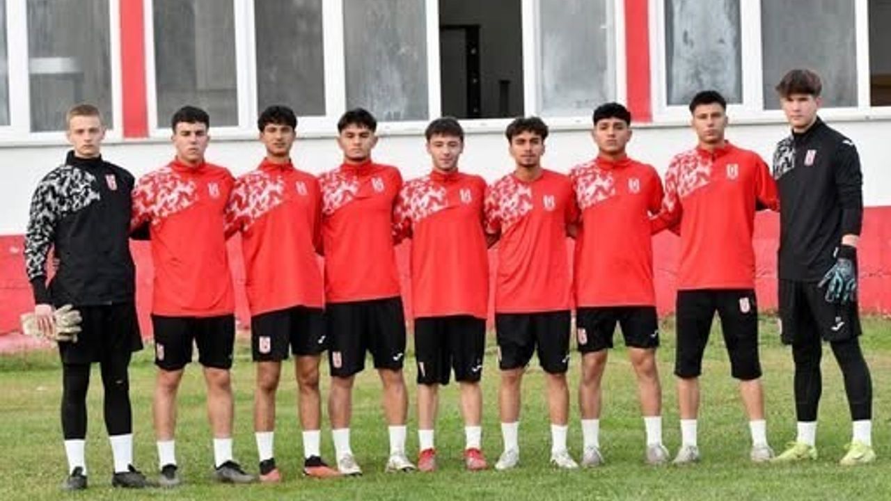 Balıkesirspor A Takımına 9 Yeni Futbolcu Katıldı