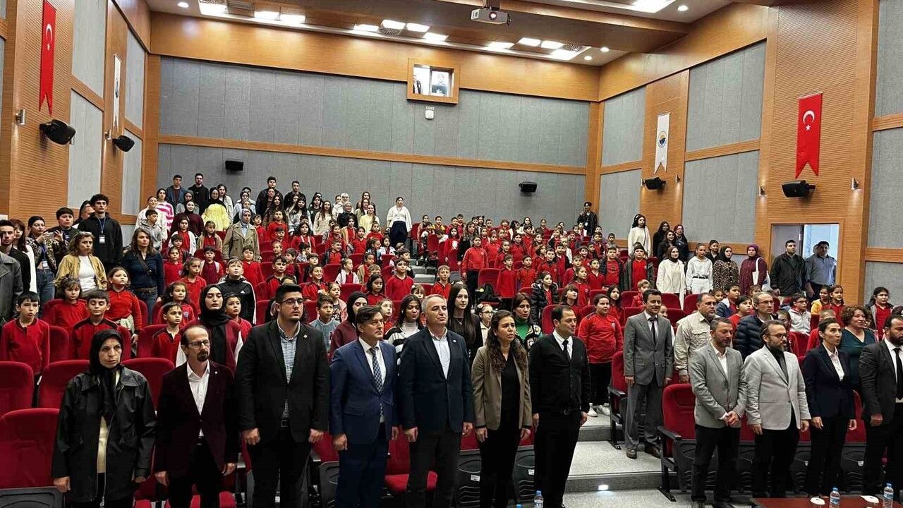 Balina Aydın Gerze’de Çocuklarla Buluştu