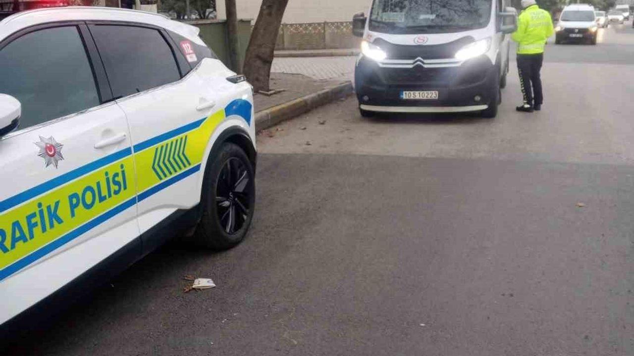 Bandırma'da Okul Çevrelerine Sıkı Denetim Uygulandı