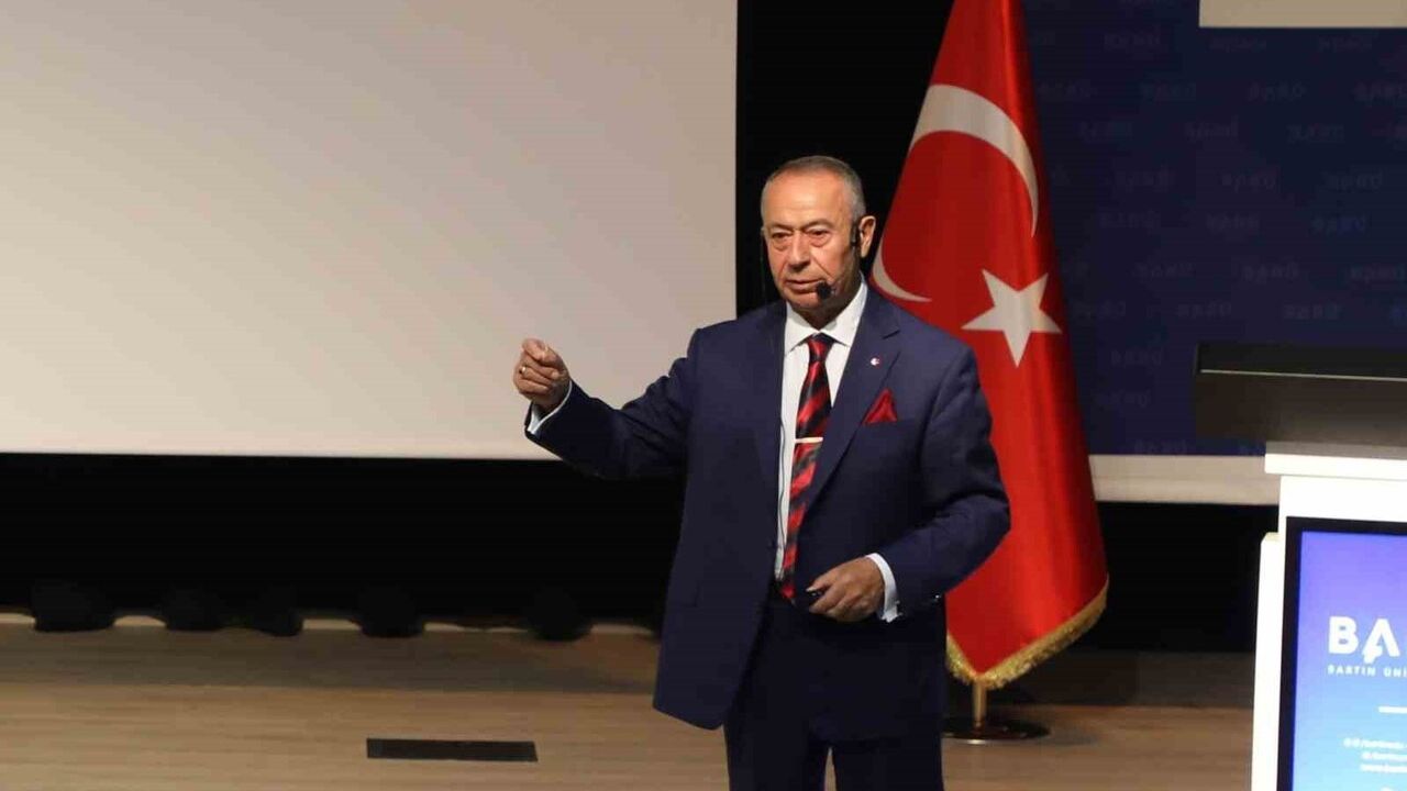 Bartın Üniversitesi'nde Protokol Kuralları Eğitimi Yoğun İlgiyle Gerçekleşti