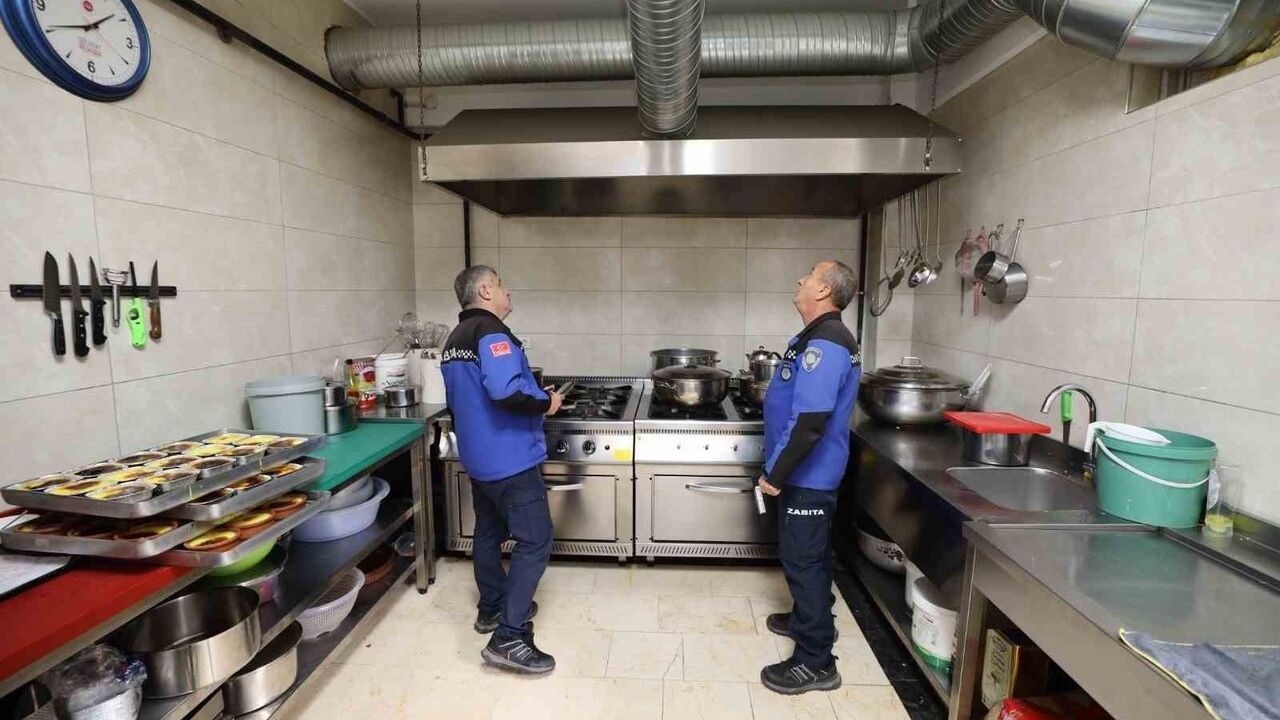 Başiskele'de Kafe ve Restoranlara Hijyen Denetimi