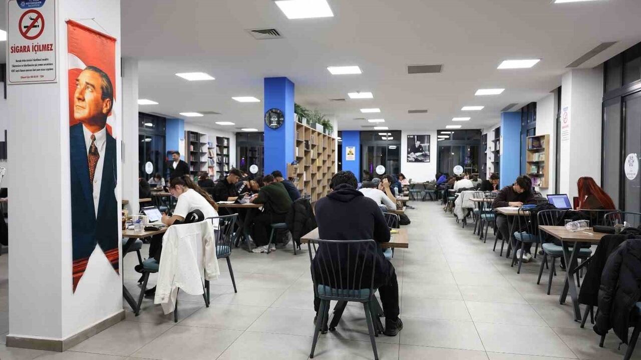 Başkan Çerçioğlu'ndan Gençlere Destek