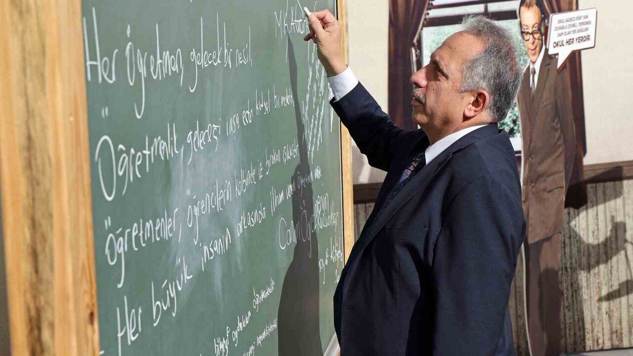 Başkan Yalçın'dan Anlamlı Öğretmenler Günü Mesajı