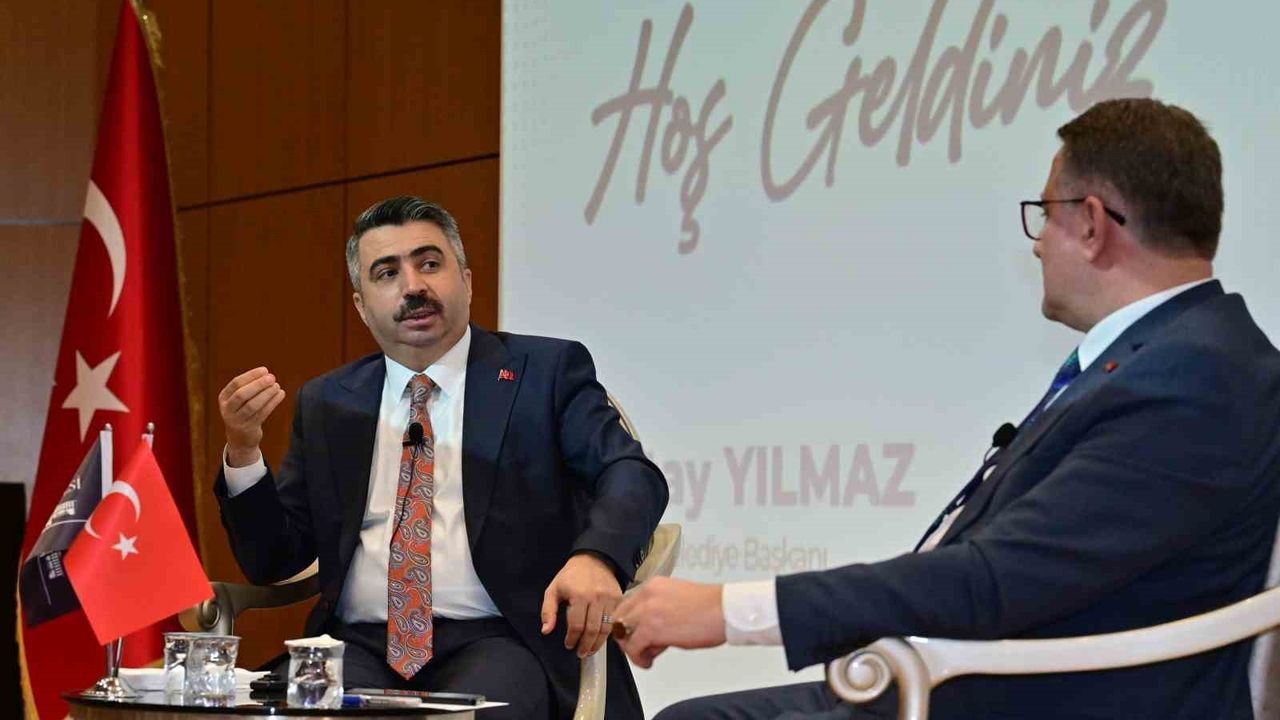 Başkan Yılmaz, Gençlerin Sorularını Yanıtladı