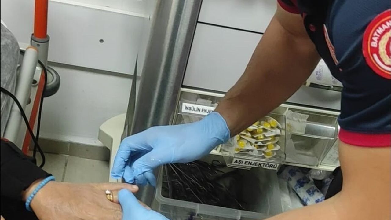 Batman'da İtfaiye ve Sağlık Ekiplerinden Ortak Yüzük Çıkarma Operasyonu