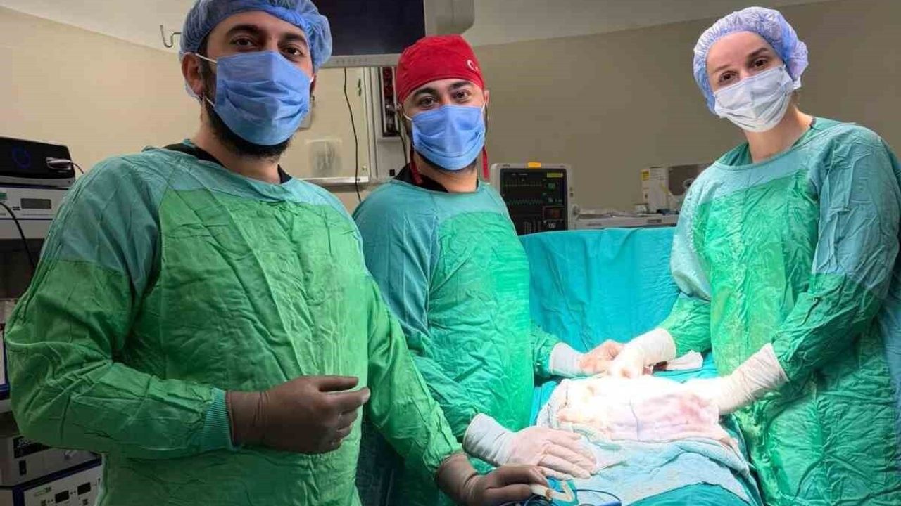 Bayburt'ta Kolon ve Rektum Tümörlerine Başarıyla Ameliyat Yapıldı