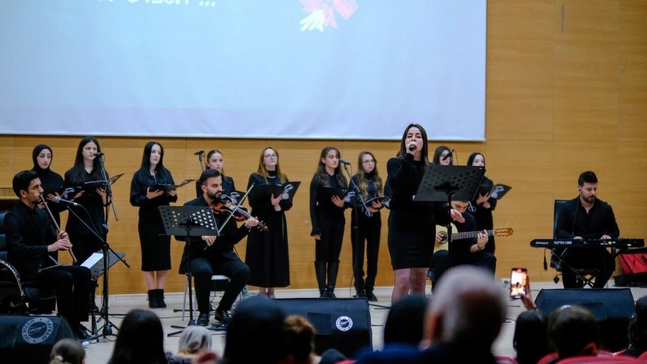 Bayburt'ta Öğretmenler Günü Coşkuyla Kutlandı