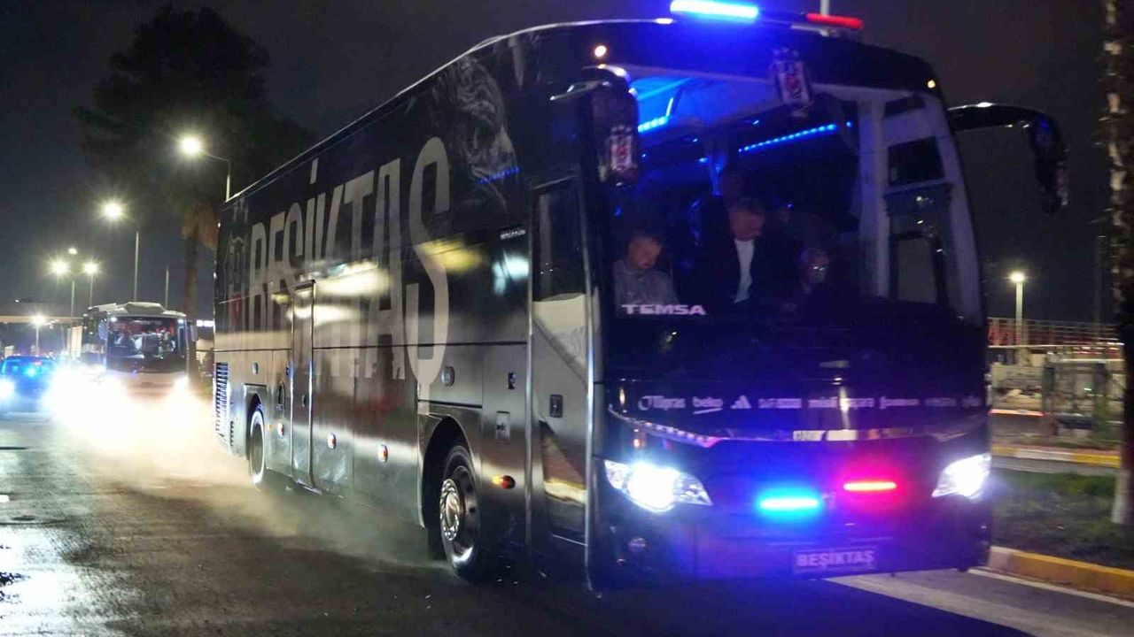 Beşiktaş Antalya'da Antalyaspor ile Maç İçin Hazırlanıyor