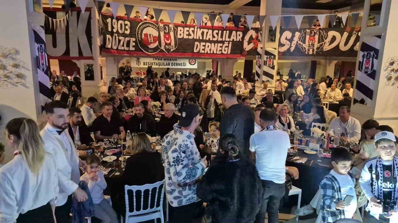 Beşiktaş Eski Futbolcuları Düzce'de Taraftarlarla Buluşturdu