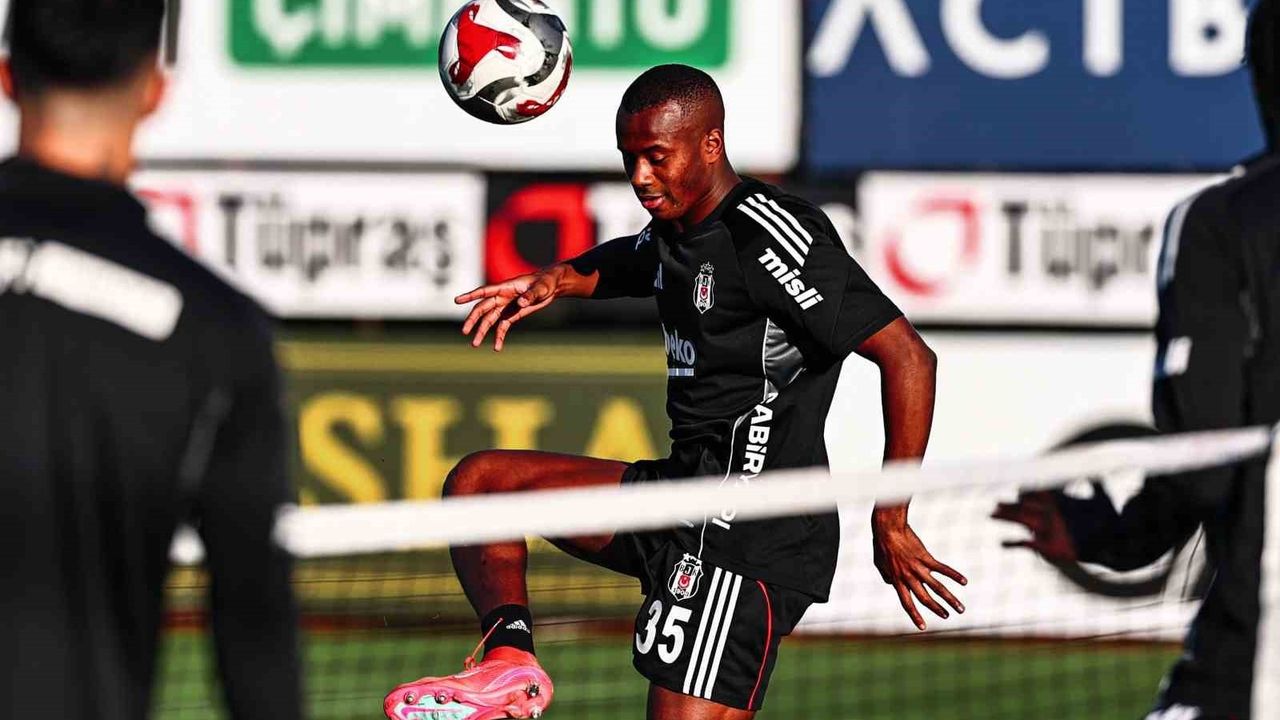 Beşiktaş İkinci Antrenmanı ile Hazırlıklarını Sürdürüyor